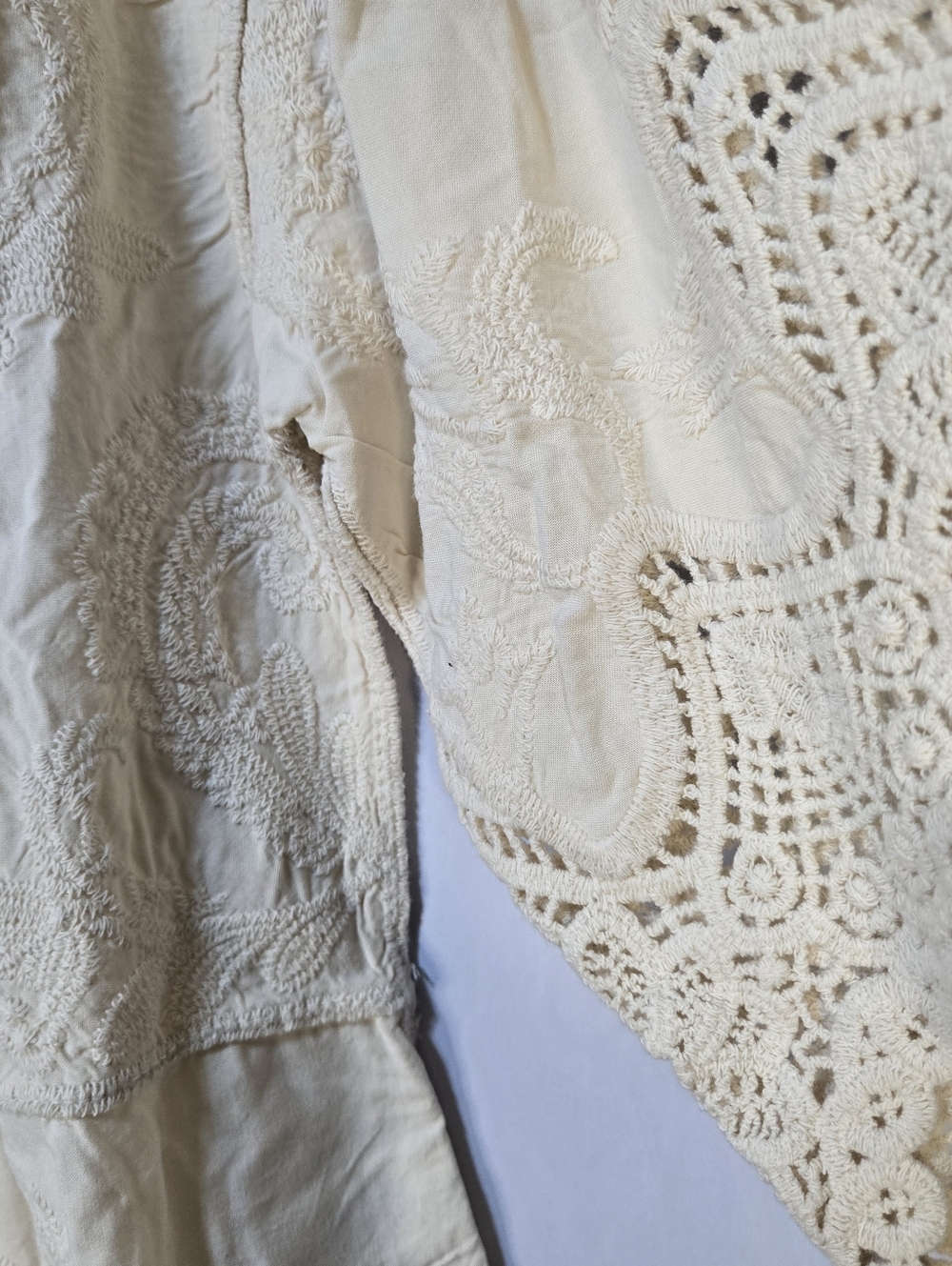DEMOCRACY Women Size XS Neutral Cream Crochet  S/Sl, Peasant Top  NWT - Picture 9 of 10